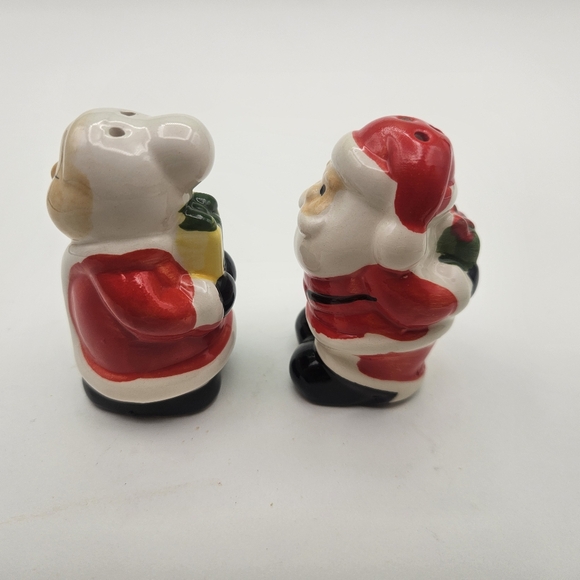 Vintage Mr and Mrs Claus salt and pepper shakers - Picture 4 of 8